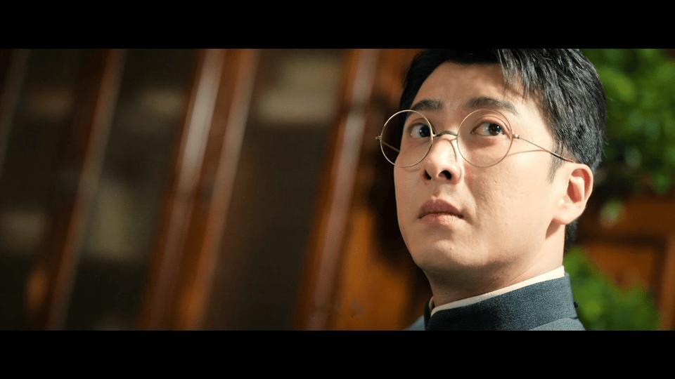 南部档案难怪有故人之姿 海鲜小队一行人奔波求助，误打误撞结识老九门传奇，一边是新