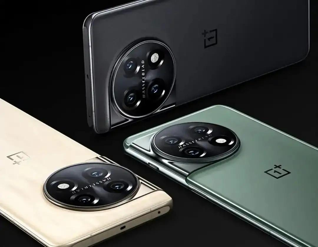 都2023年了，还有旗舰手机在用8GB内存？至于是哪家厂商我就不说了，懂的都懂。