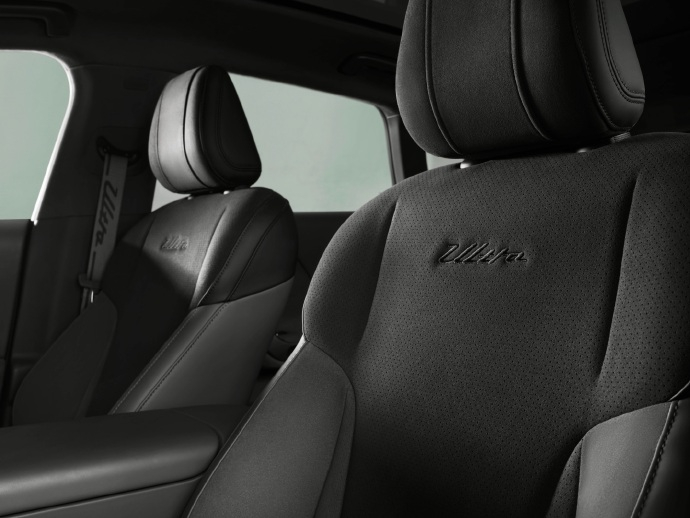 零跑这波Lafa5 Ultra真是卷出天际！它终于把“好看”和“好开”融合得这么