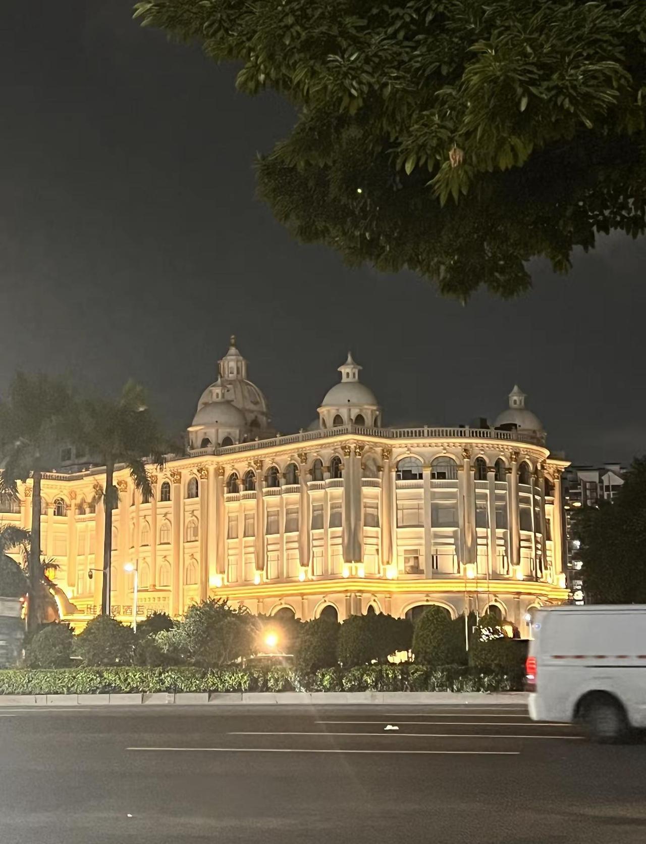 睡了吗？没睡看一下夜景吧 夜晚的城市会说话 城市出行记忆 晚高峰最美的风景线 你