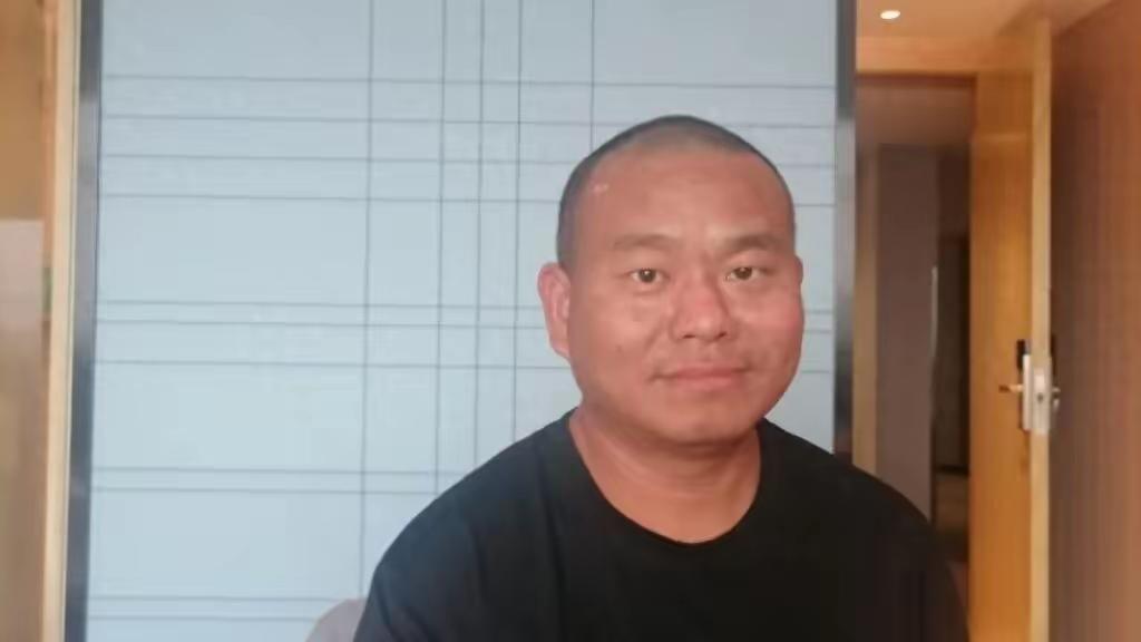 广西有个39岁的商人叫秦剑平，5月底去广东出差，完事了想着顺路去海南海口玩一趟。