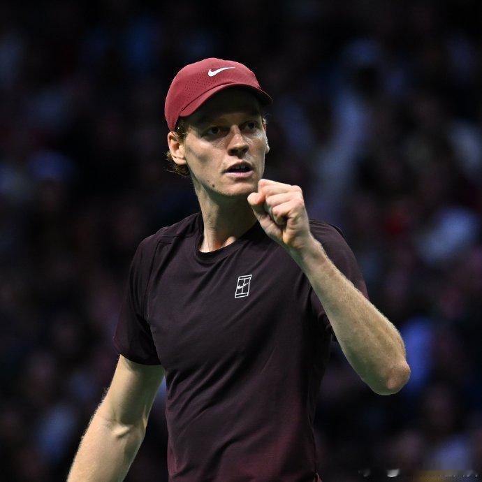 辛纳夺冠重回世界第一🏆巴黎大师赛决赛，辛纳6-4 7-6(4)击败阿利亚西姆，