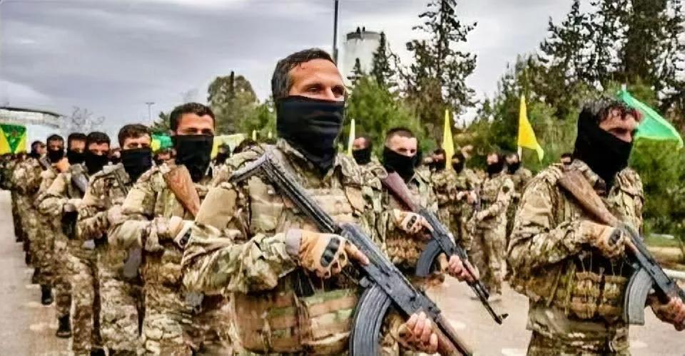 据悉，美国已向乌克兰部署了，约650名由他们训练的叙利亚民主力量武装人员。

叙