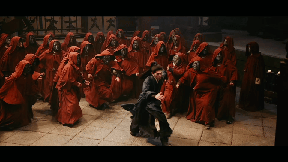 武侠剧回归最原始的质感了雨霖铃拍出了古早动作片质感 气氛先到，拳脚跟上！从场景调