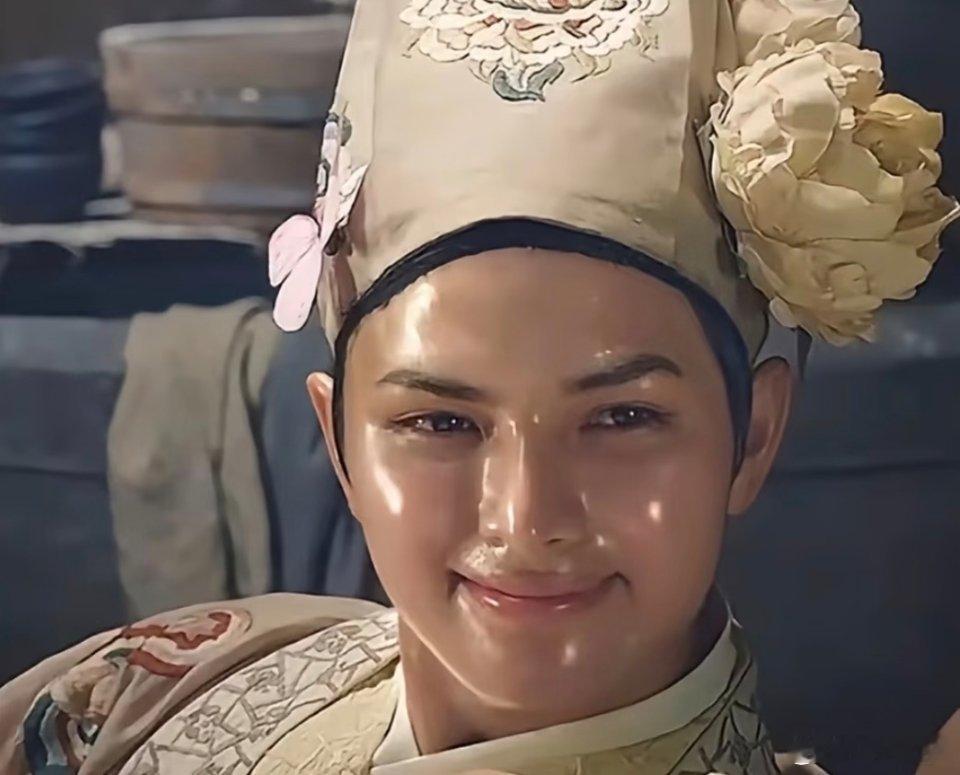 超级湿热来了广州今天有多热你看看路上行人满脸油光就明白了... 