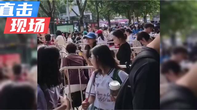 #樊振东现身广州#人气火爆！樊振东现身广州，粉丝站满了五层楼，早上六点就排队等#樊振东线下活动人气#