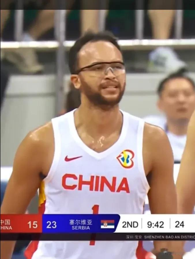 随着8月20号晚上的到来，中国男篮再次爆出2个惊人的新闻！

1，中国男篮以64