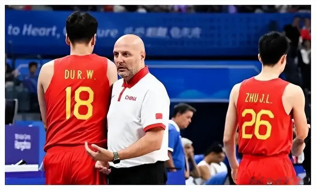 中国男篮亚预赛打蒙古的首发阵容，老乔可能这样排

★控卫——赵继伟，分卫——崔永