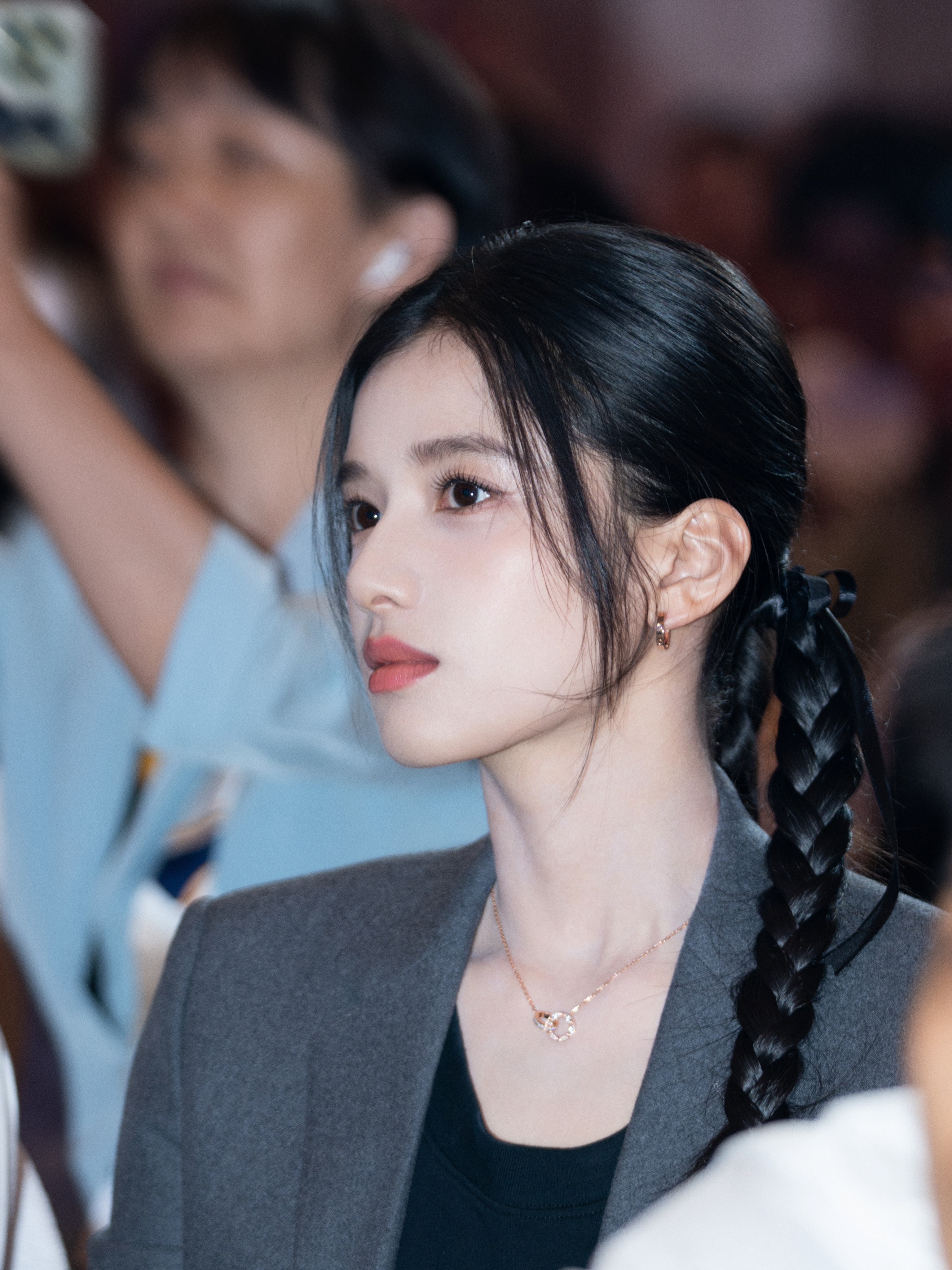 张婧仪[超话]  