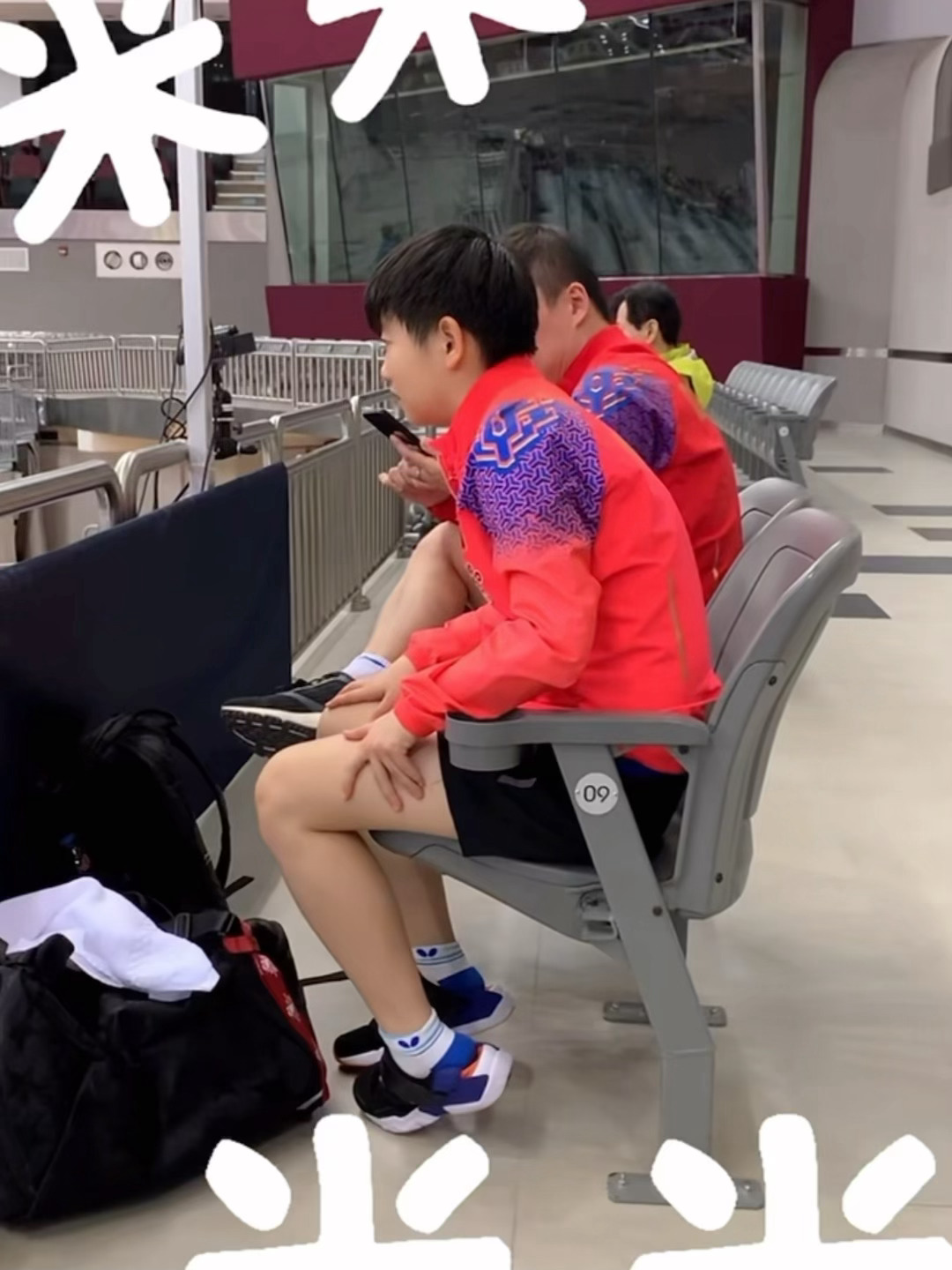 19年卡塔尔小女孩碎片掉落ᡣ𐭩 