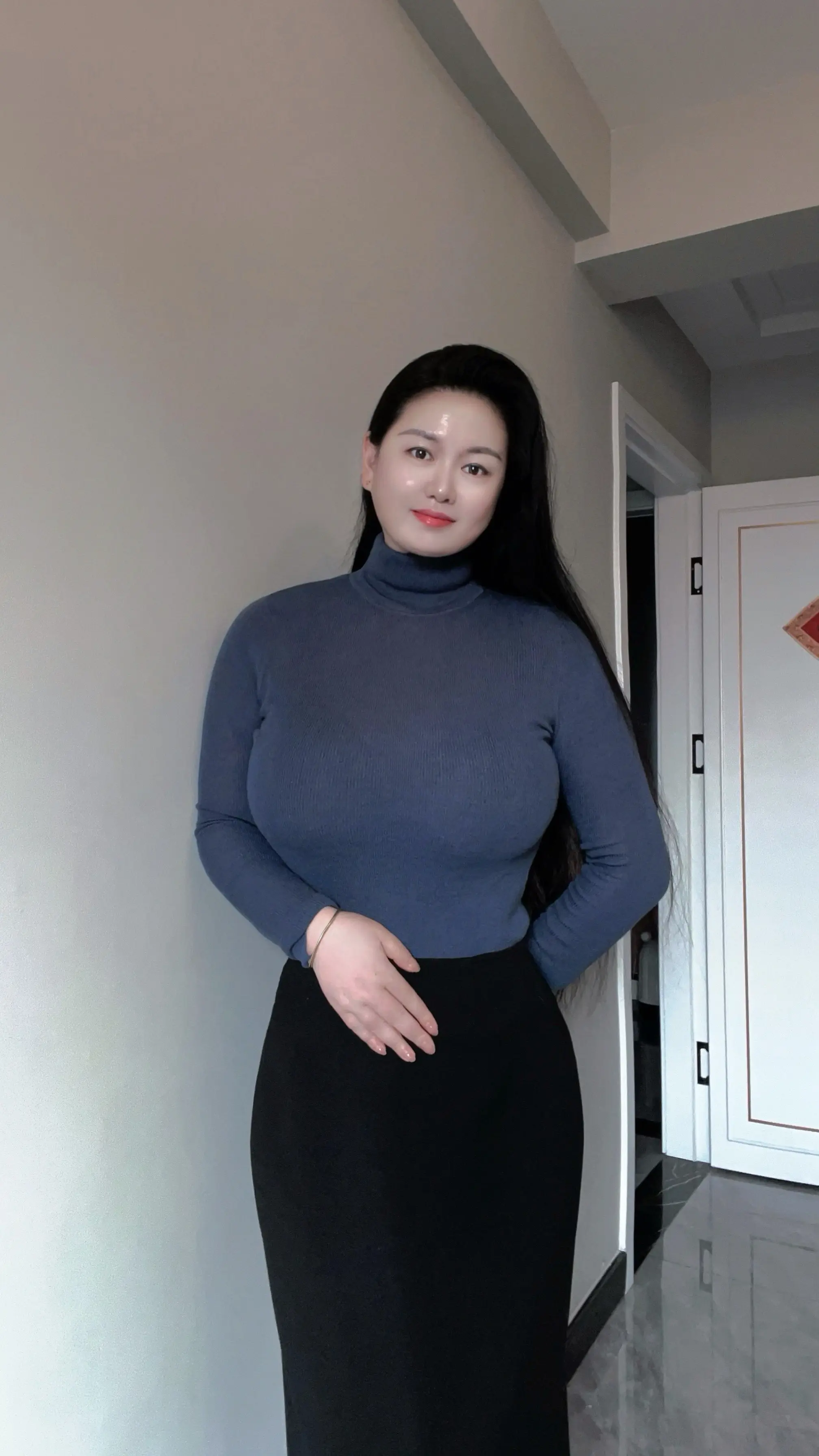 人到中年，生活不需要比别人过得好，但一定要比以前过得好。人生最幸福的事...