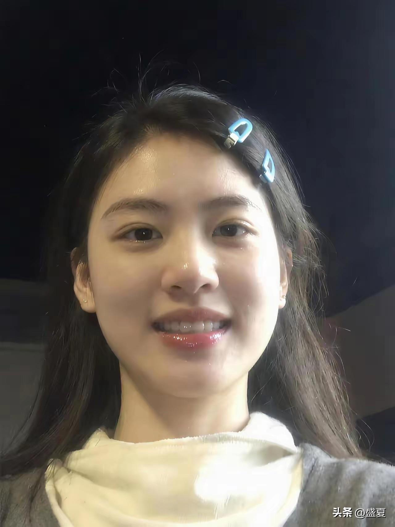 这女孩真水灵[赞]