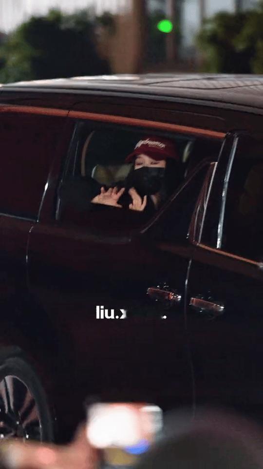 宝宝下班啦，戳脸萌的嘞~ 