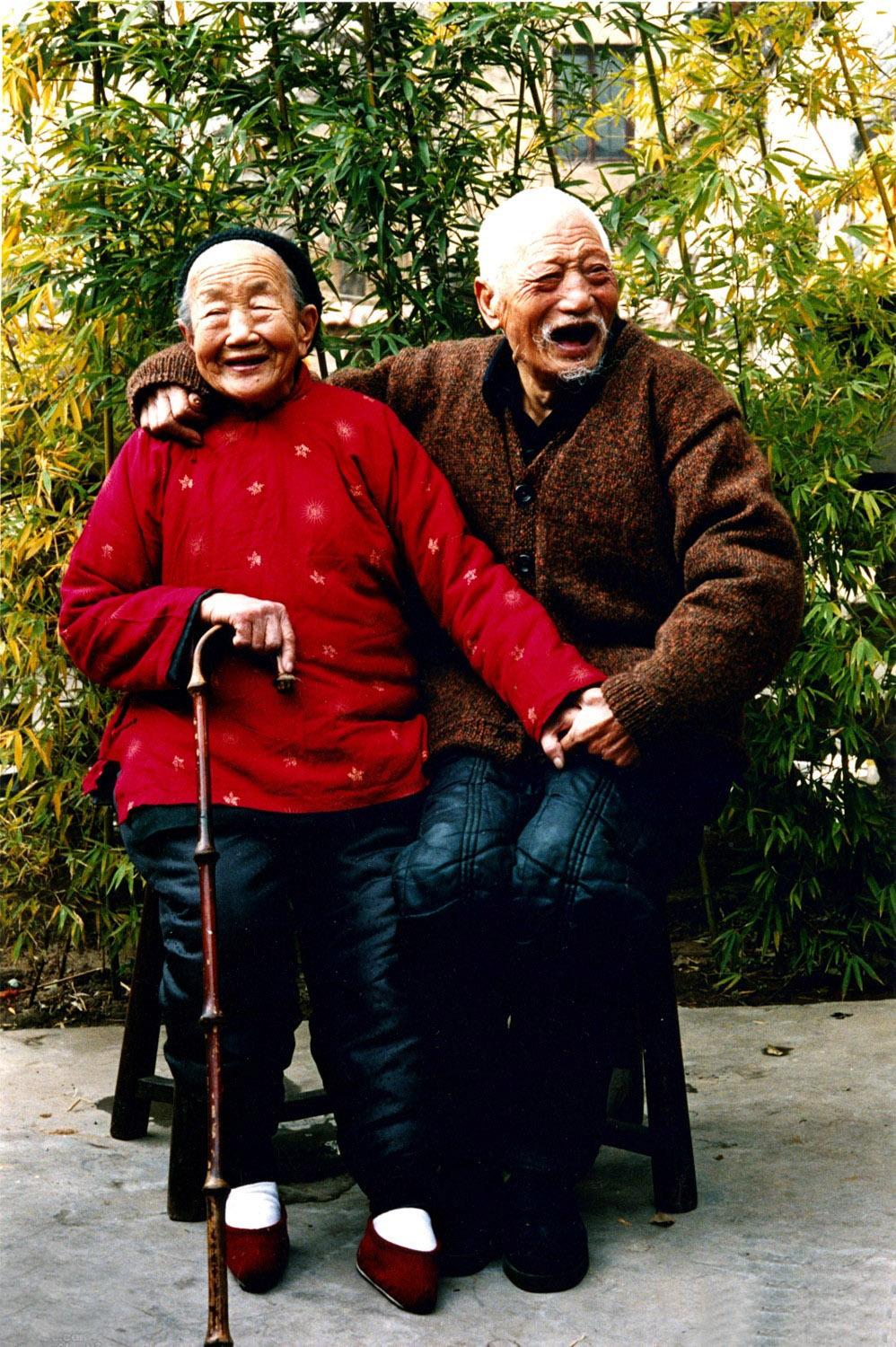 你有多久没和父母安安静静地吃一顿饭了？你还陪父母多久？

你是否可曾想过？哪怕只