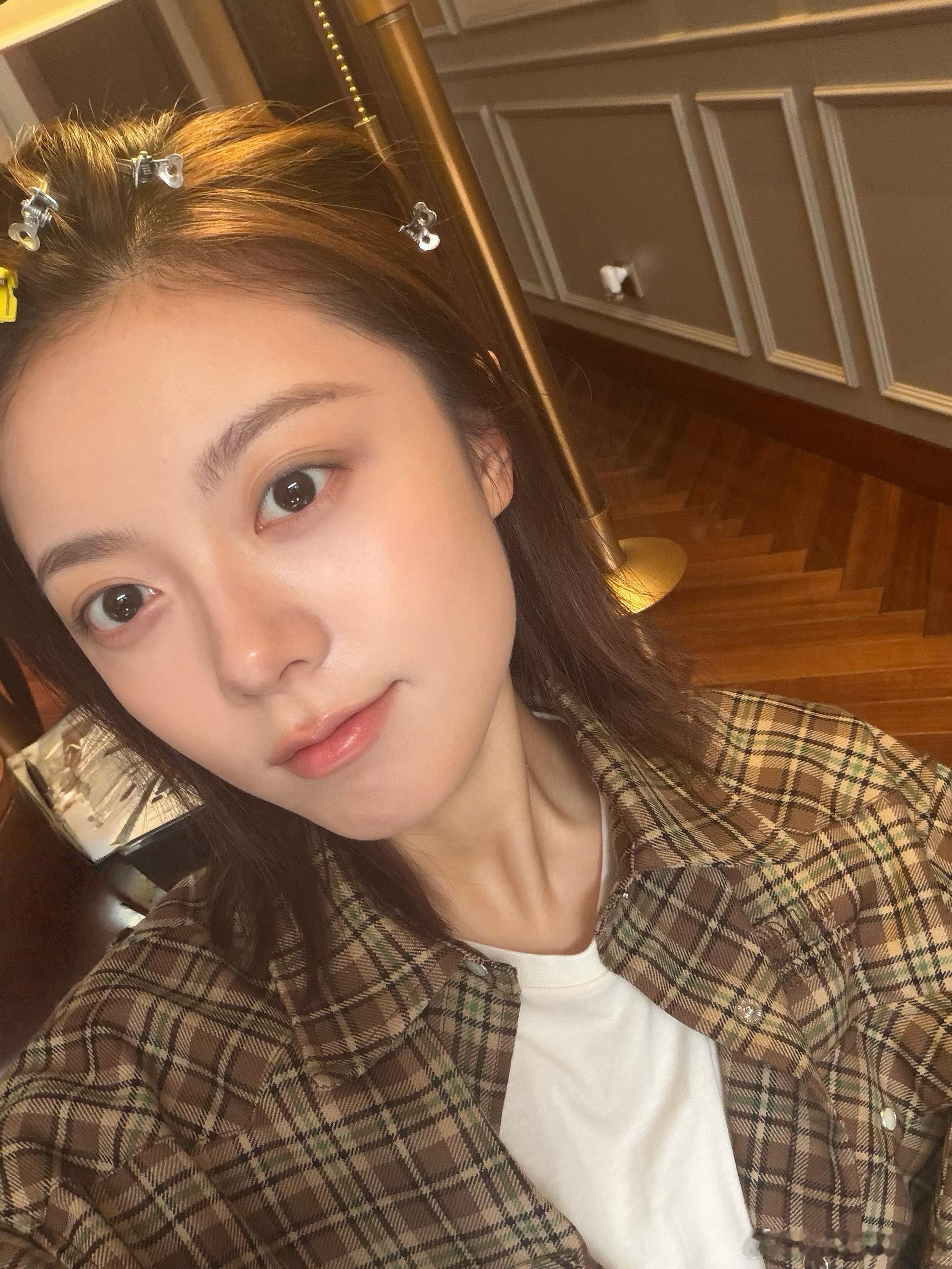 赵今麦的甜美自拍