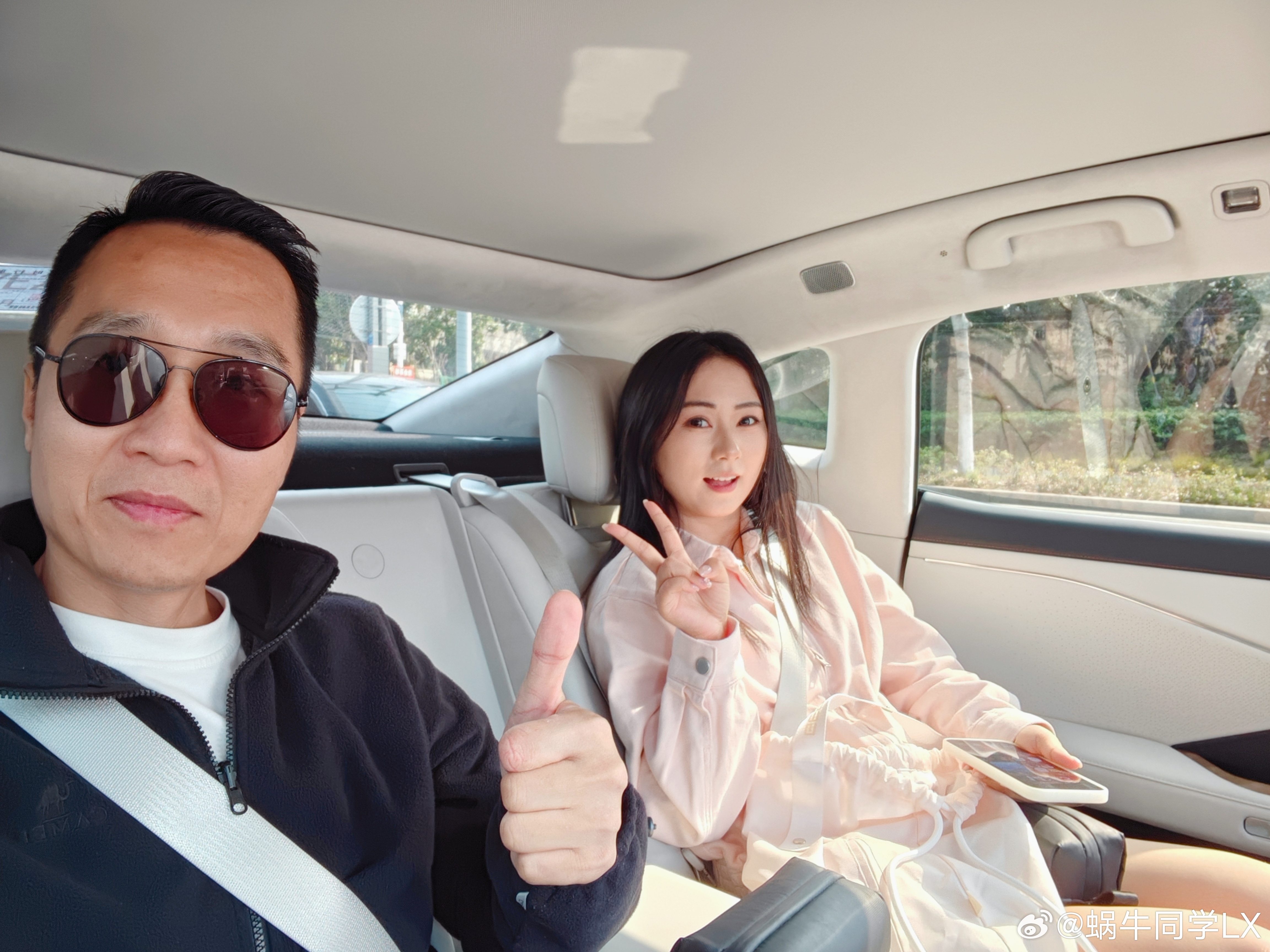 各位早上好！再坚持八小时，就到周末了。正在去广州的路上，又是拍车的一天，这周的工