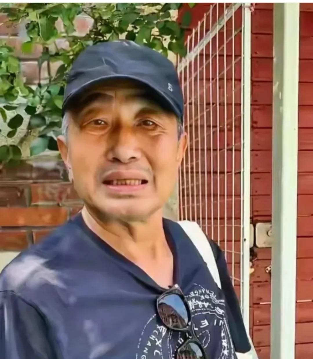 杜源老师，非常接地气的演员！最让人感动的是在《玉观音》中的角色！现在为了能天天看