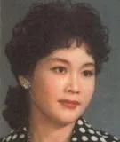 关于李谷一和邓丽君比高低

按理说，李谷一和邓丽君没有可比性，李谷一属于民族唱法