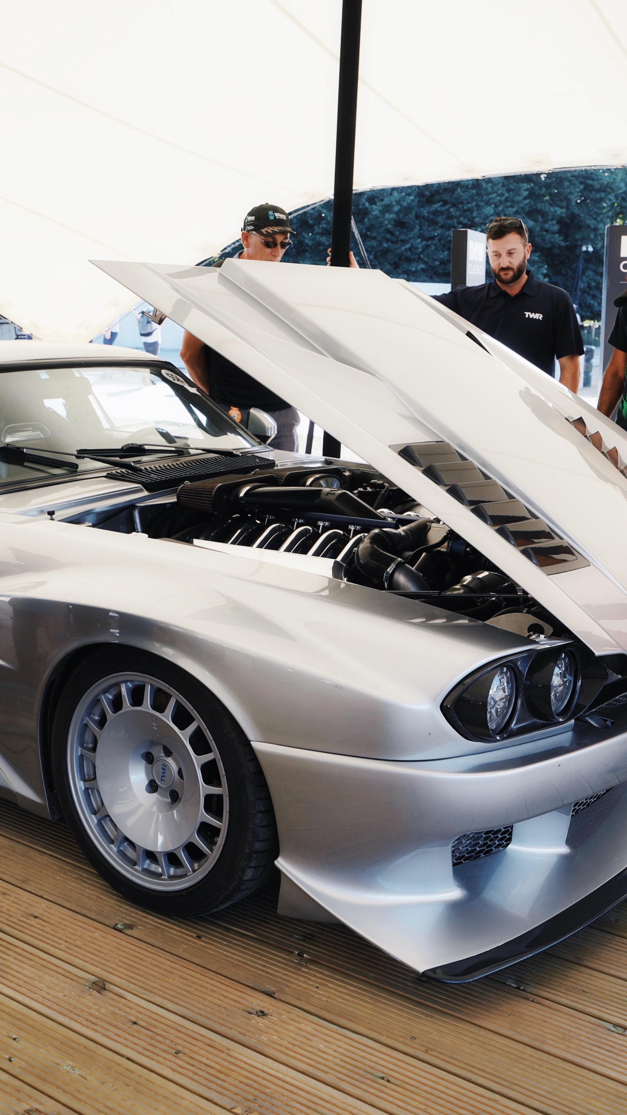 【全球限量88台的手动档 V12猫王】在古德伍德偶遇了我一见钟情的一款...