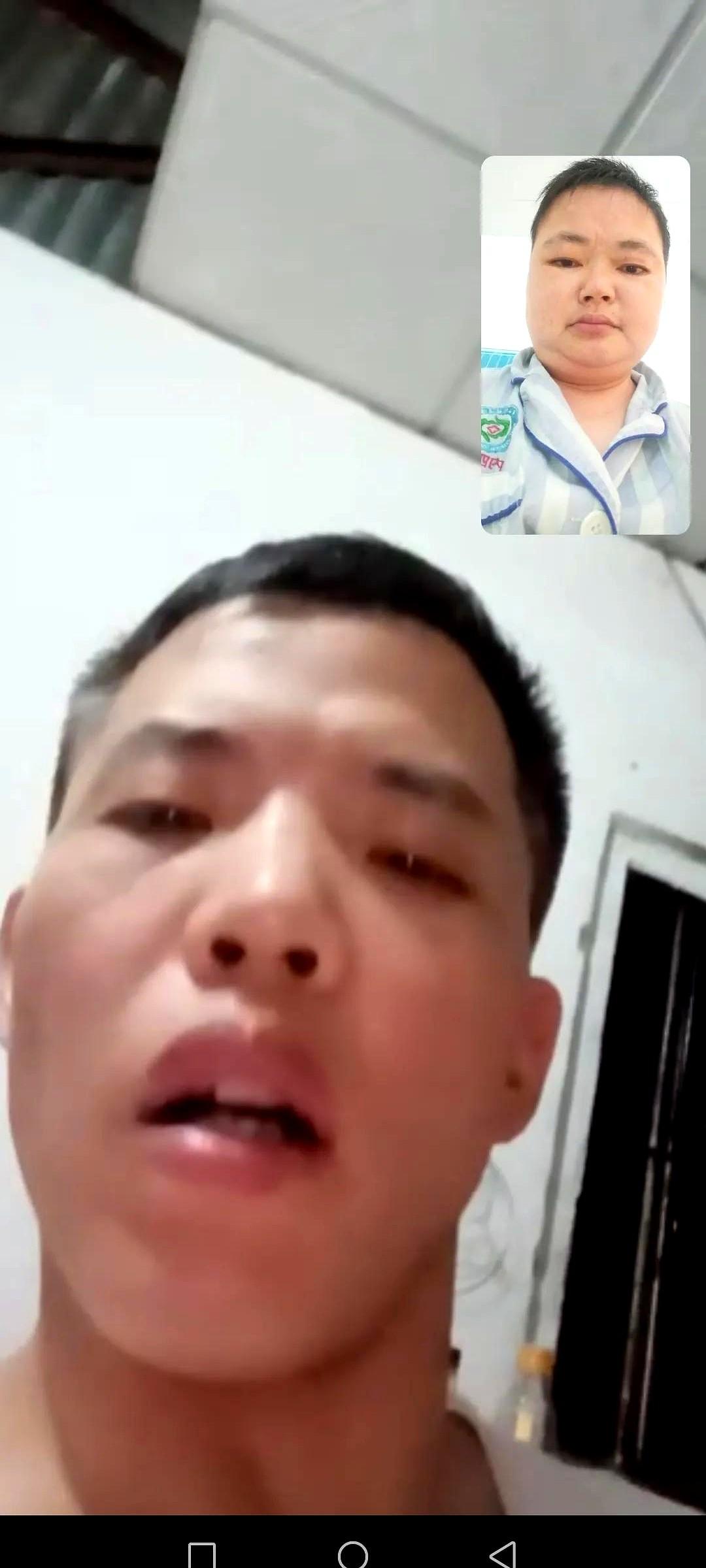 唉😮‍💨难搞哦。

我家那个老冯发视频过来跟我说，女儿又呕吐了。

我问他昨