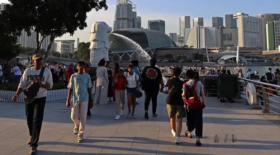 新加坡表态。
外媒今日报道，中国逮捕了52名涉嫌参与传销活动的新加坡公民。新加披