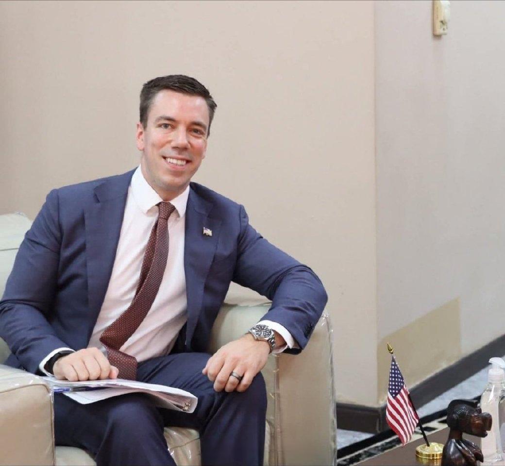 美国国务院非洲局局长、前中央情报局特工尼克·切克将访问马里首都巴马科，试图恢复美