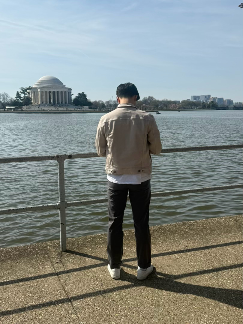 首都华盛顿DC的樱花开始绽放。 