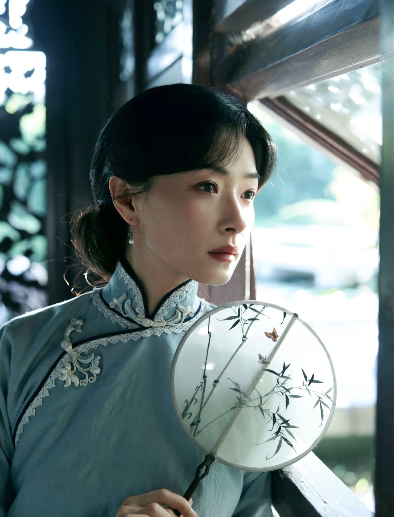 据说今天也会来她太美了，书香优雅 大气坚韧虽然我跟李清照不熟但是她很像我想象中的