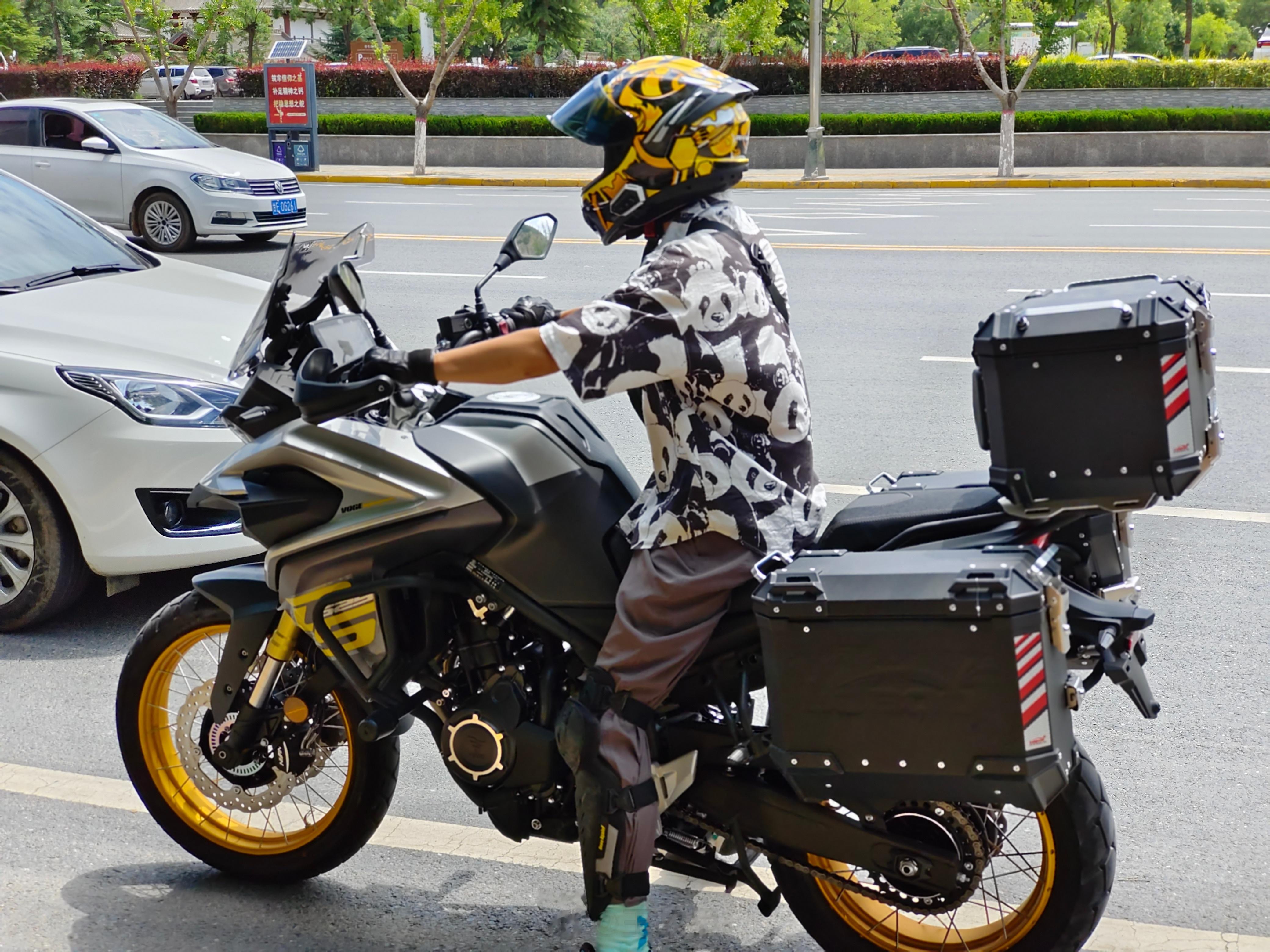 兄弟喜提新车，看着真好啊，太羡慕了[开学季][开学季][开学季] ​​​