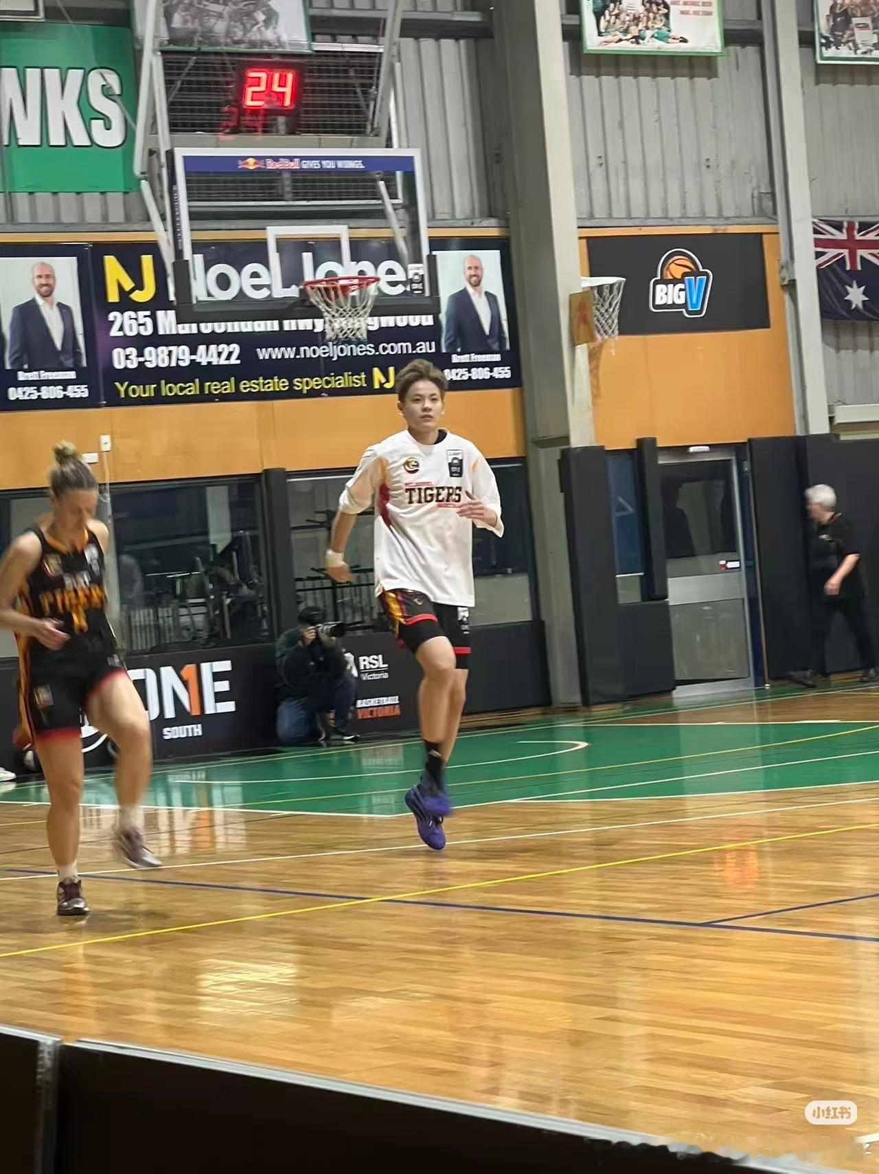 澳大利亚的朋友可以来看看球澳大利亚nbl1杨舒予