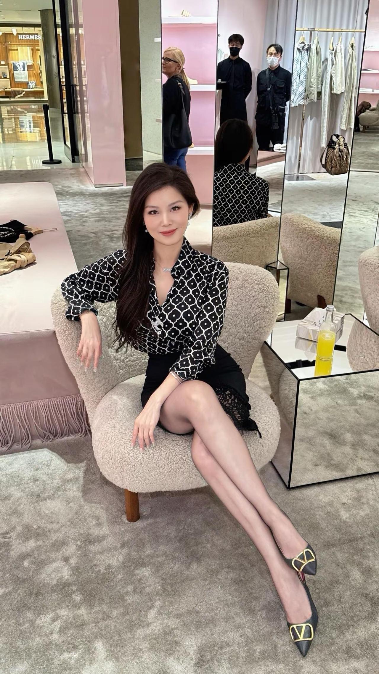 放下执念，与生活温柔共处。 生活一半琐碎，一半光亮那些消耗心神的经历，都是打磨自