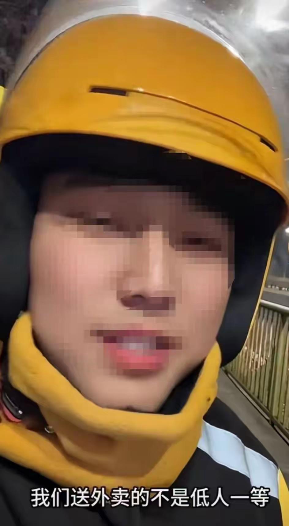 这算盘打的真精！外卖小哥送3件水到一楼，客户改口六楼说写错地址，小哥一个举动让全