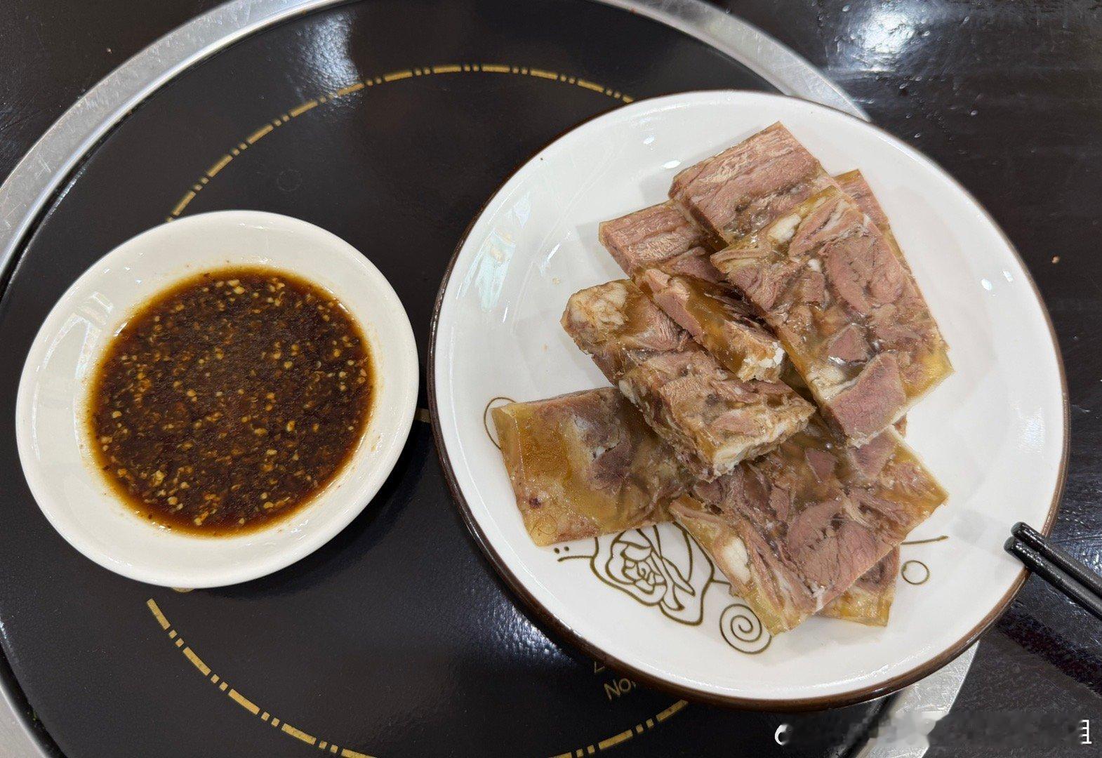 苏州美食吃货 经常有人问我来苏州玩有什么好吃的，其实苏州好吃的很多，但这家店是我