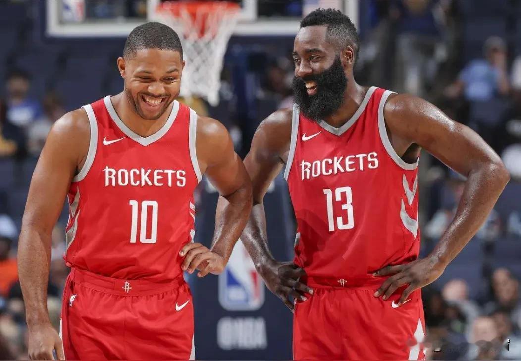 二登哥，许久未见！遥想当年在火箭，他可是联盟中不容小觑的球员。一手精准三分，不知