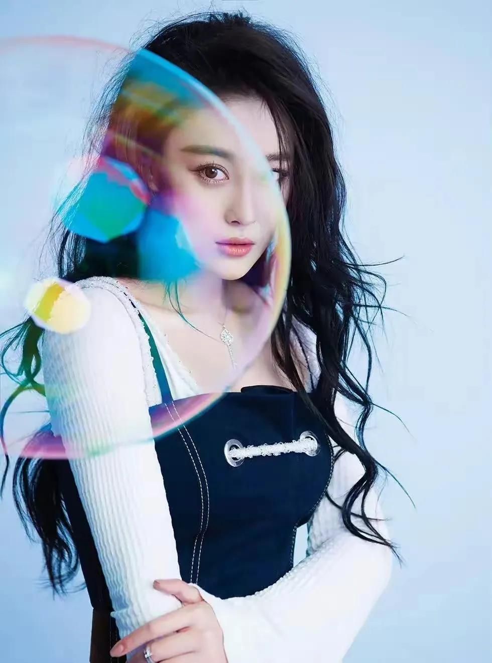 清明上河图密码之一  章七娘
女星  张馨予扮演，惊艳。