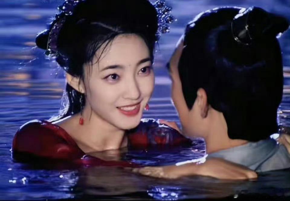 王丽坤竟然也演短剧了她这么美，怎么沦落到去演短剧了？不可思议啊[晕] ​​​