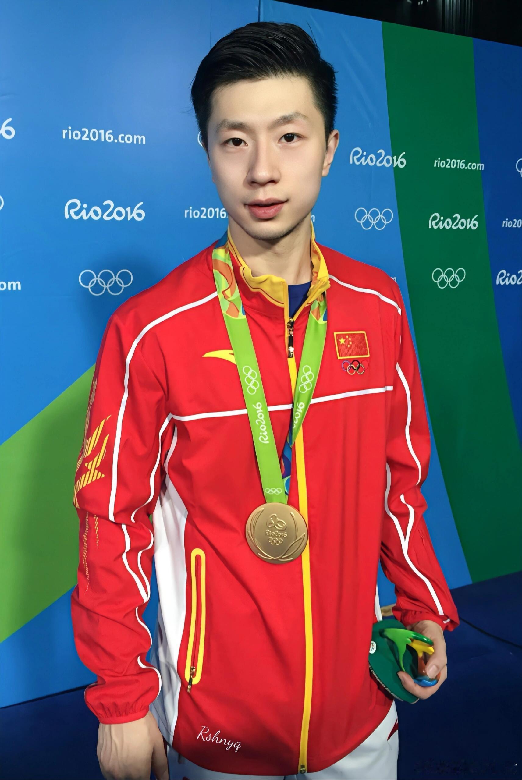 发胶龙真的又帅又强，好想再看一次龙队单打！ 