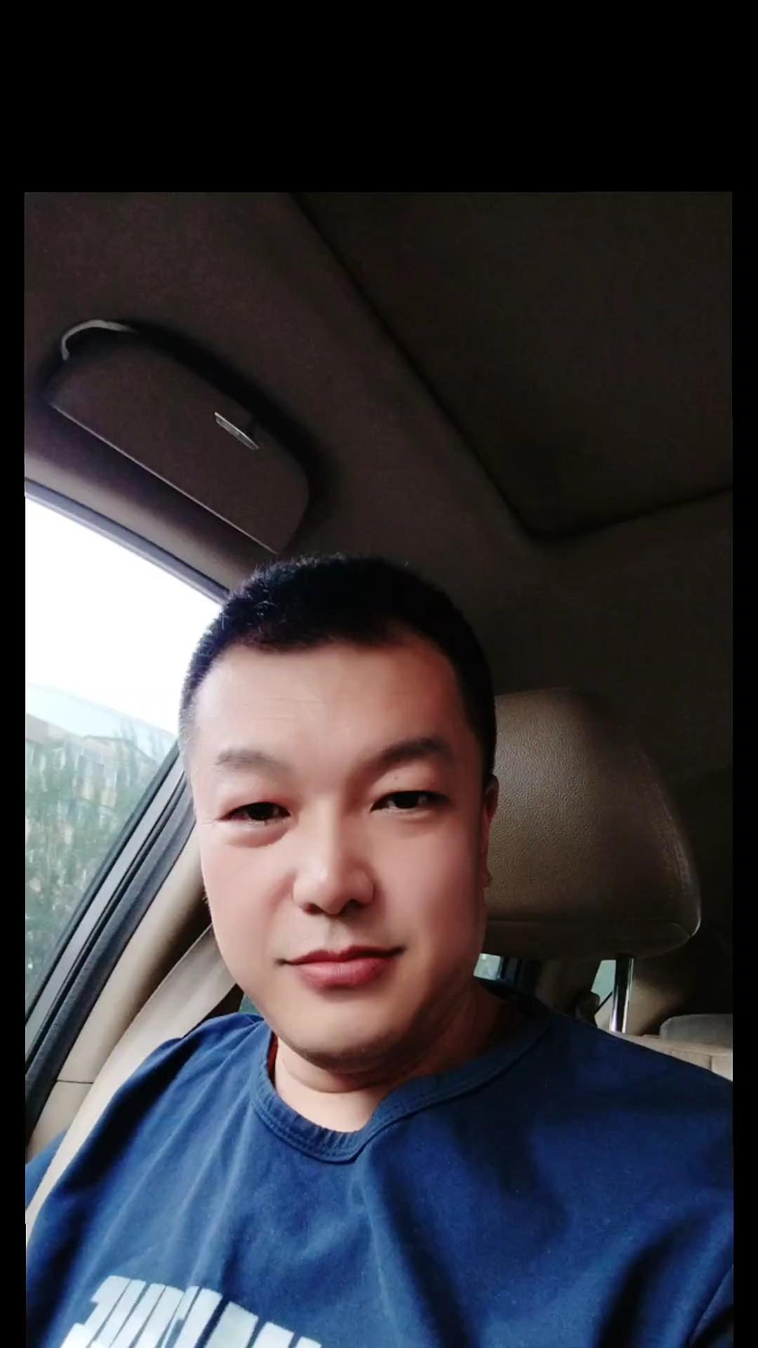 真正能把直播做起来的，永远都是你自己能力！

突然被这段话治愈了

不要把自已逼