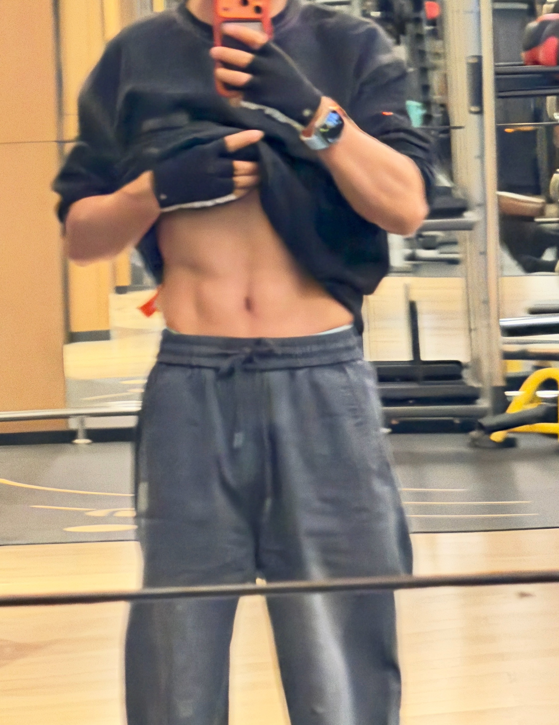 来，晚上擦个边儿，这像不像体脂14%？ 