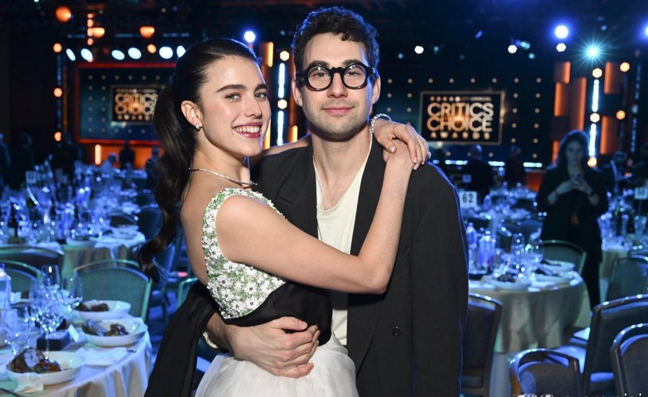 据《PEOPLE》杂志消息，Margaret Qualley 与 Jack An
