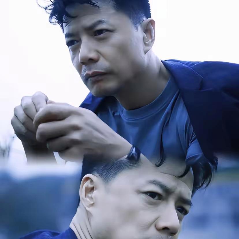 段奕宏该做的事就是没做！人家都是偷偷多要几个孩子，他倒好，现在都52岁了，就因为