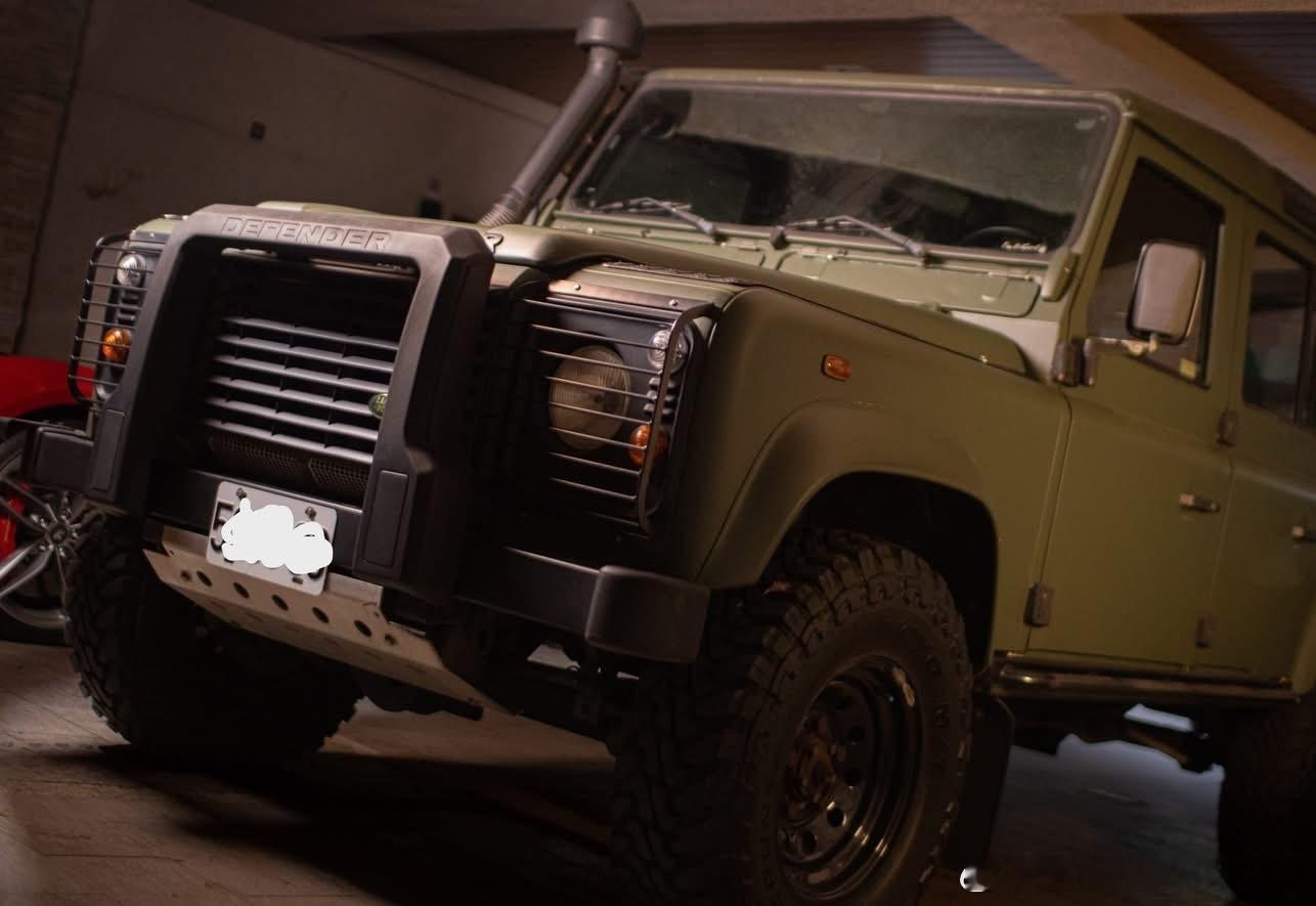 台湾老车2005年DEFENDER ​​​