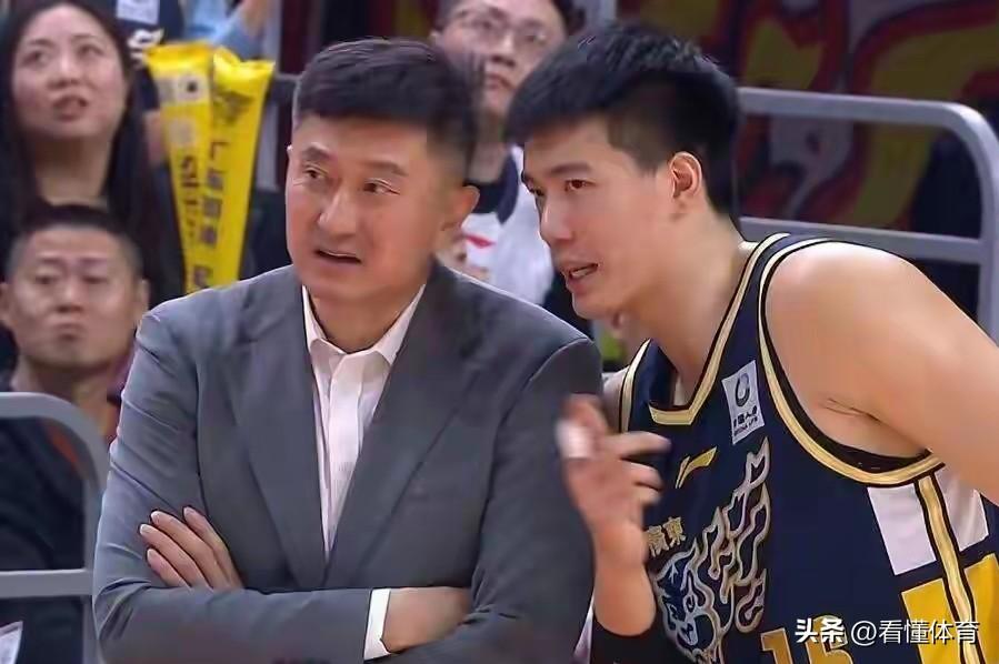 广东队今晚打的这是什么啊？这可是辽粤大战啊！

上半场竟然投出了17中1的三分球