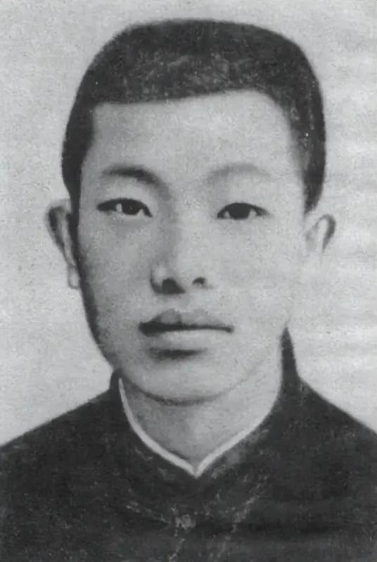 夏曦，一个充满争议的人，仍然以其坚定不移的信仰，被评为烈士。也许有人不以为然，但
