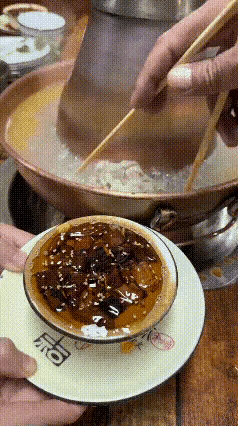 来一口老北京涮肉，地道[赞]