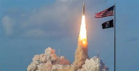 据国家报报道，奥赖恩号飞船在驶向月球的30小时后，四名乘员竟在太空中公开承认内心