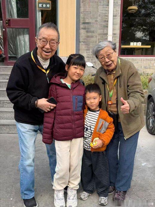 董路今年居然已经57了？

中国足球小将在意大利夺冠后，开始关注董路的人不少，看