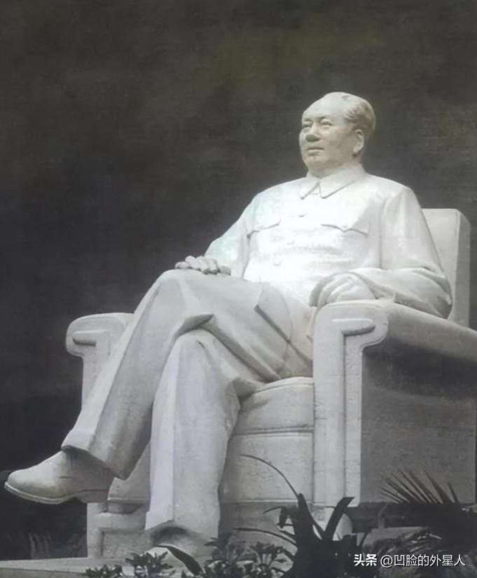 有人提议在全国范围内拆除毛主席塑像，是谁提议的，名字可以公开吗？谁敢拆除毛主席塑