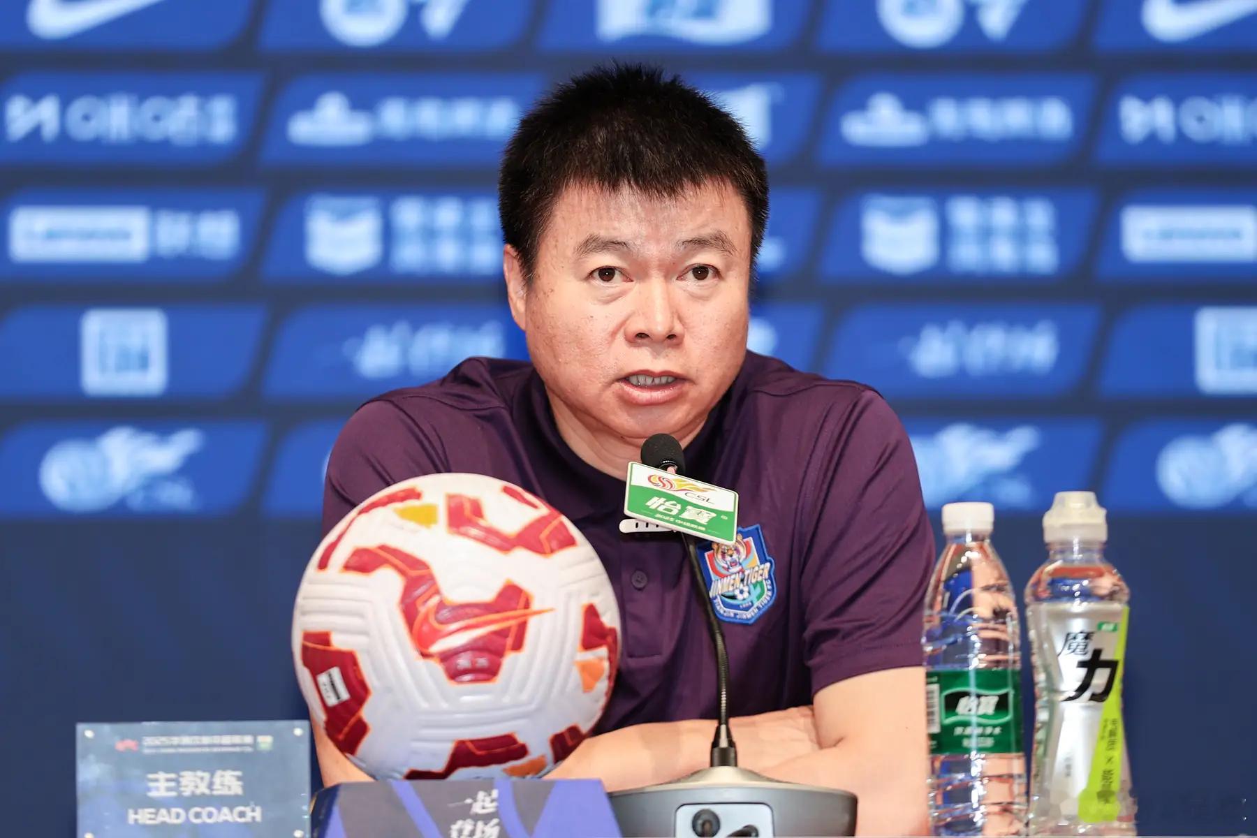 天津津门虎主帅于根伟在社交平台点评了下赛季中超升班马辽宁铁人与重庆铜梁龙，他直言