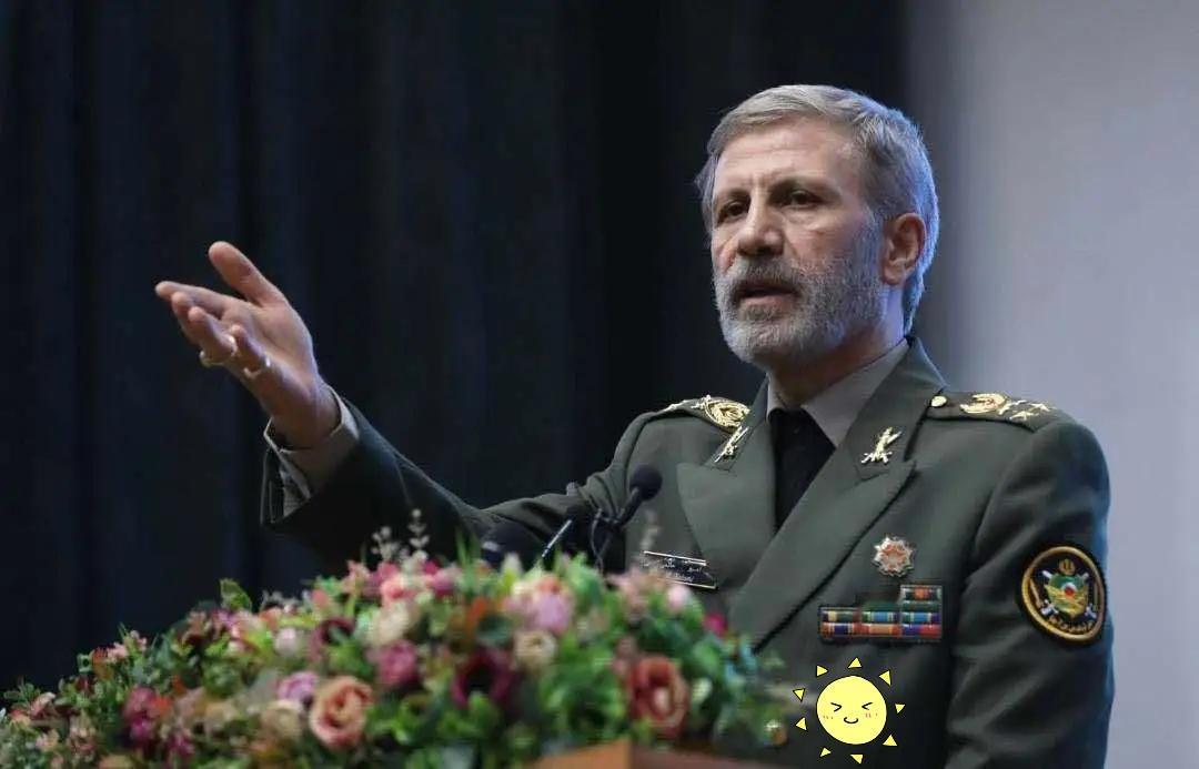 当地时间23日，伊朗伊斯兰共和国军队总司令哈塔米表示，敌人企图逐步削弱伊朗。在该